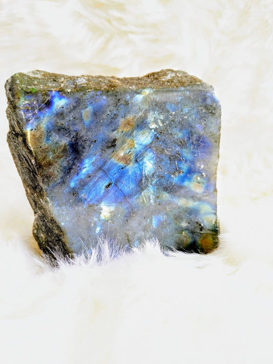 Spectroliet Labradoriet Halfgepolijste Sculptuur